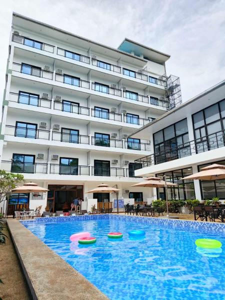 写真にはコロン市にあるOcean Star Hotel Coronが写っています。