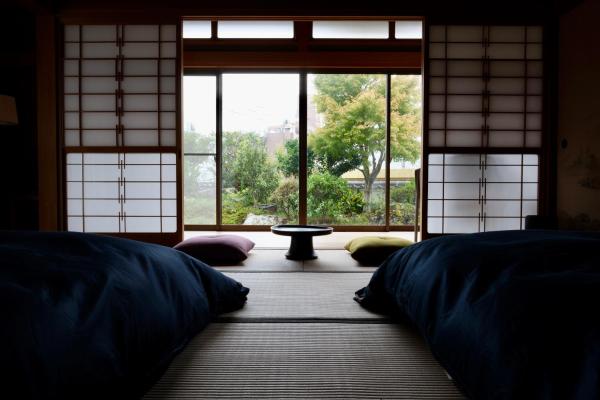 写真にはMihara市にあるShimanto Suite By Hideawayが写っています。