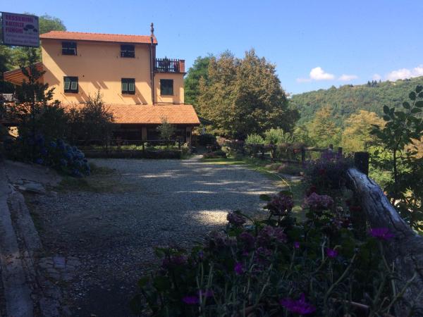 På bildet vises objektet Agriturismo LA TAVERNA DEL NONNO som ligger i byen Borzonasca.