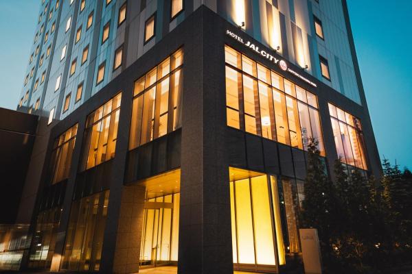 På billedet ses objektet Hotel JAL City Sapporo Nakajima Park beliggende i byen Sapporo.