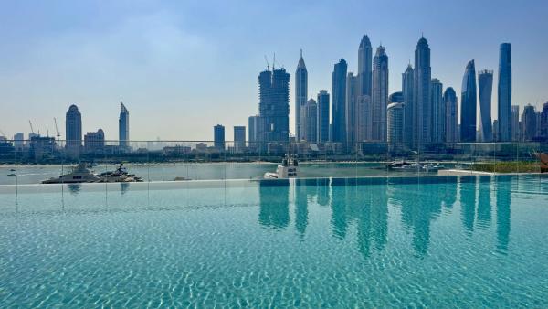 Na zdjęciu widoczny jest obiekt Stylish Apartments at Beachfront with Pool&Gym Access położony w mieście Dubaj.