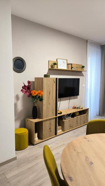 En la foto se muestra el objeto Vlahović Apartments ubicado en la ciudad de Divostin.