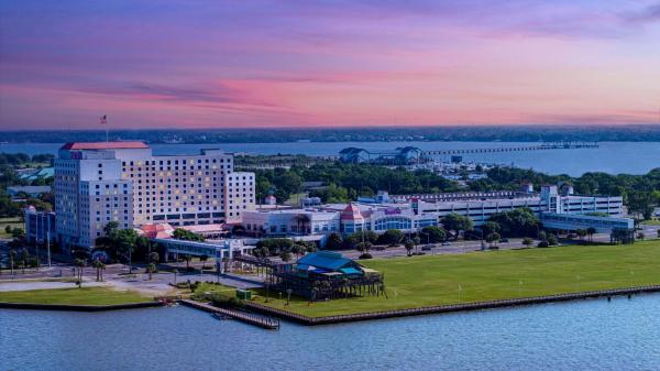På bildet vises objektet Harrah's Gulf Coast, A Caesars Destination som ligger i byen Biloxi.