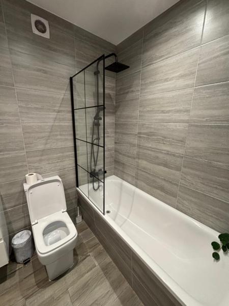 På billedet ses objektet Comfortable & Deluxe 2 Bedroom Flat in Hendon beliggende i byen The Hyde.
