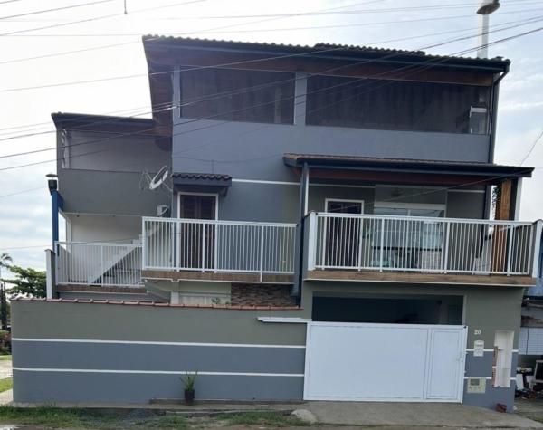 A la foto es mostra l'objecte Cantinho da Lili situat a la ciutat de Ubatuba.