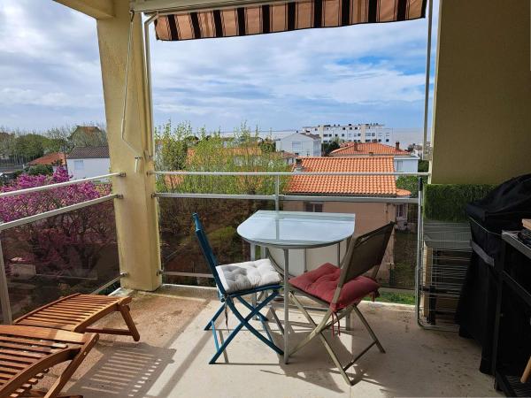 Charmant 2 Pièces à Royan Avec Terrasse Et Parking Près De La Plage - Fr-1-494-218 - Royan
