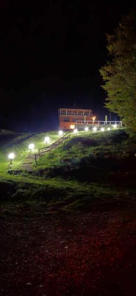 En la foto se muestra el objeto Cabana Cerbu ubicado en la ciudad de Eftimie Murgu.