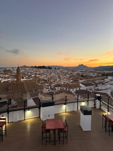 A la foto es mostra l'objecte Hotel Apartamentos Antequera situat a la ciutat de Antequera.