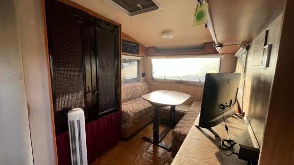 På bilden syns objektet Caravan Experience som ligger i staden Santa Justa.