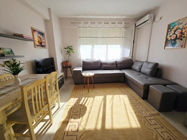På billedet ses objektet Kasim Cozy Apartment- N&S Terminal beliggende i byen Bregu i Lumit.