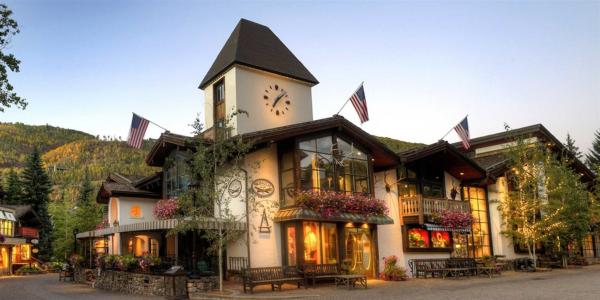 Na fotografii je vidět objekt Vail Village Plaza Lodge 2 Bedroom Plus Loft nacházející se ve městě Vail.