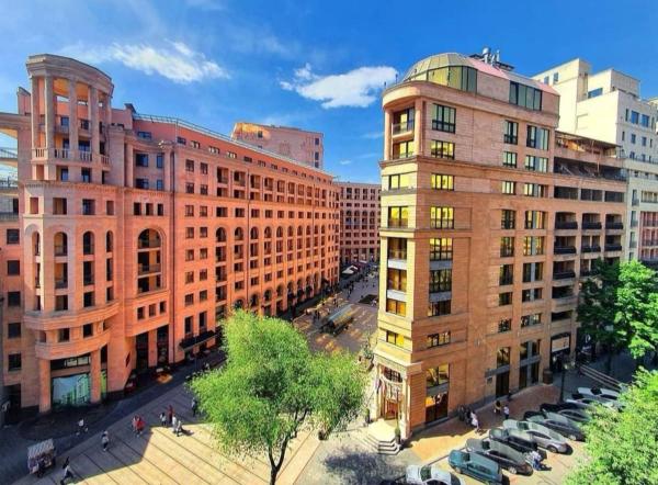 Yerevan DownTown - Luxury Apartment on Northern Ave, City View Balcony Spacious Apartment with 2Bedrooms & 2Bathrooms - Самый Центр Города - Северный Проспект, Ереван