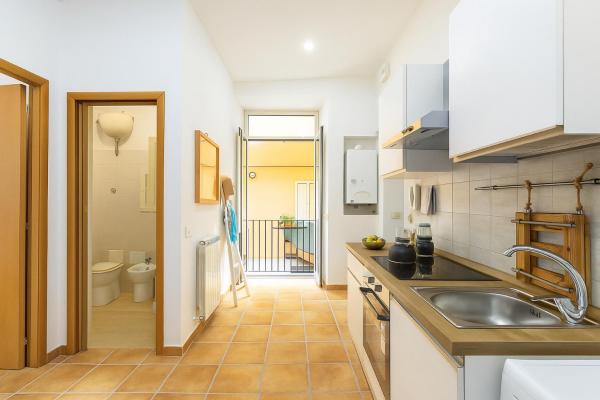 Nella foto è visibile l'oggetto casa vacanza NAPOLI TOURIST EXPERIENCE situato nella città di Napoli.