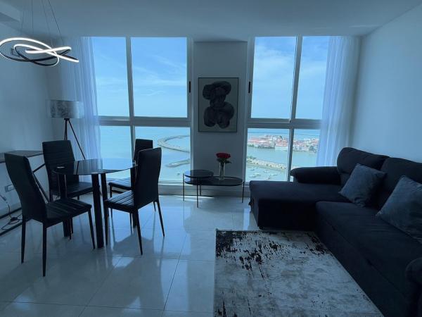 写真にはEl Quije市にあるOcean View Apartment, 35th Floorが写っています。