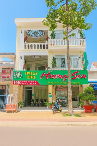 På bildet vises objektet Khách sạn Hương Sen Sa Đéc som ligger i byen Ấp Ðông Qứi.