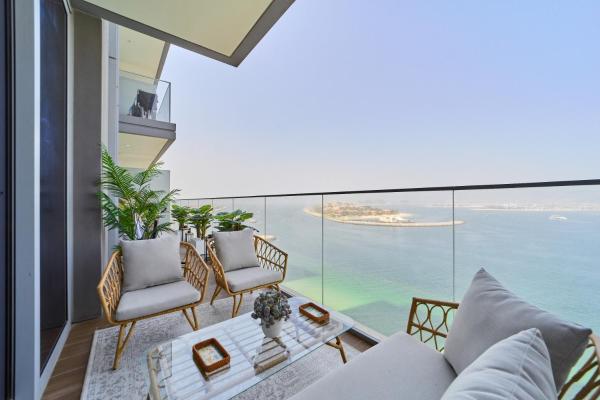 Na zdjęciu widoczny jest obiekt Luxury 2BR Beach Isle With Palm Views and Beach Access położony w mieście Dubaj.