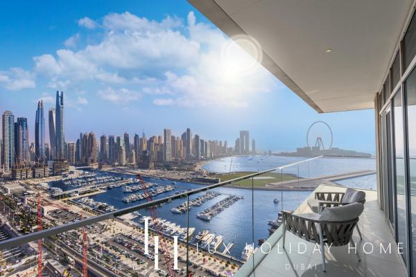Na zdjęciu widoczny jest obiekt LUX The Ultimate Palm Sea Skyline Penthouse położony w mieście Dubaj.