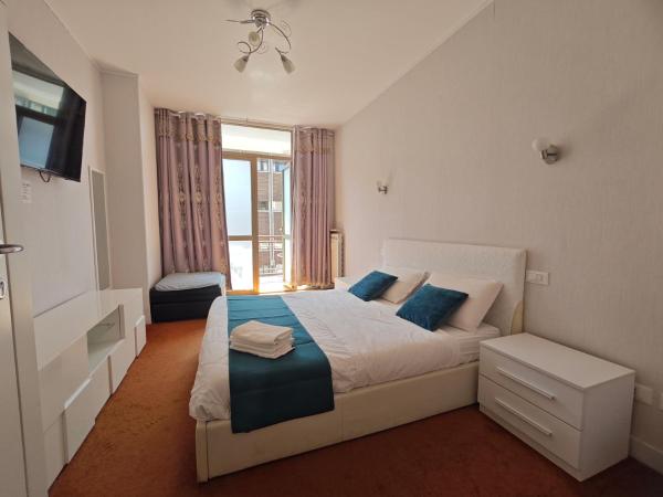 The photo shows the Xixi B&B located in the city of Mestre.