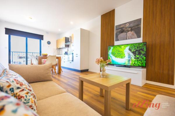Charming 2BR Mosta Apartment - Central & Cozy, Taʼ Mlit