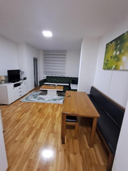 Na zdjęciu widoczny jest obiekt Stan u centru grada Rozaje położony w mieście Rožaje.