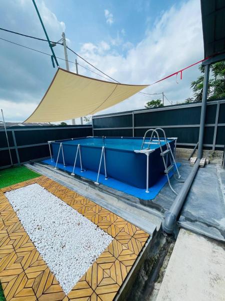 Spacious Family Homestay In Durian Tunggal With Private Pool - Alor Gajah