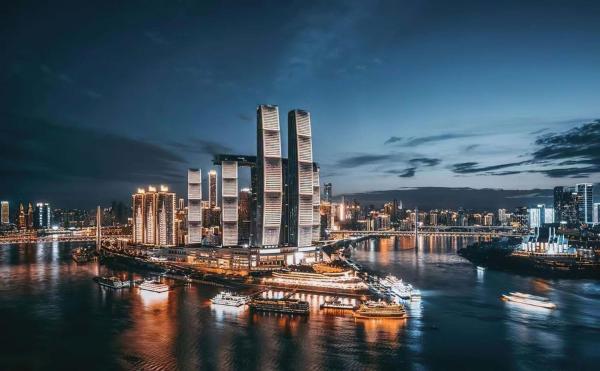The photo shows the Chongqing Nanqing·World Time Hotel located in the city of Nan'an.