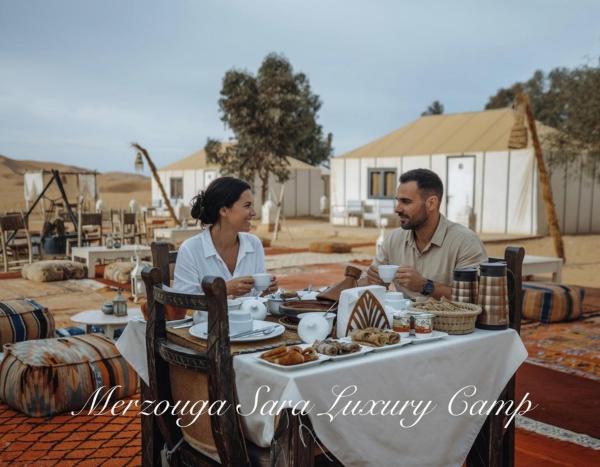 En la foto se muestra el objeto Merzouga Sara Luxury Camp ubicado en la ciudad de Merdani.