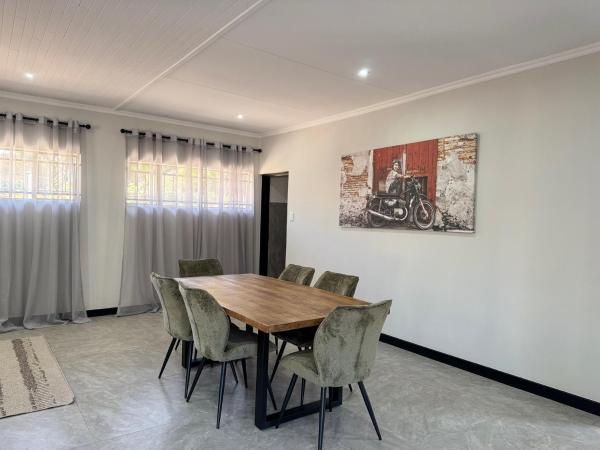 Foto 3: Accommodation in Lynwood Pretoria East for larger groups and Families