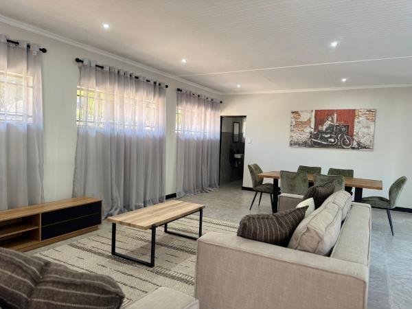 Foto 1: Accommodation in Lynwood Pretoria East for larger groups and Families