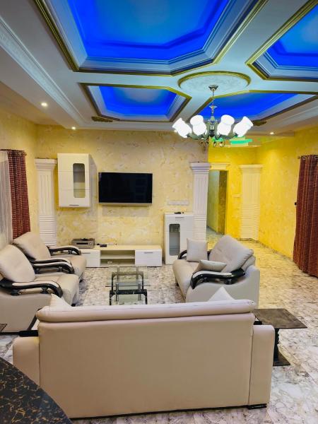 Na zdjęciu widoczny jest obiekt Résidence FAFAPE położony w mieście Aoudja.