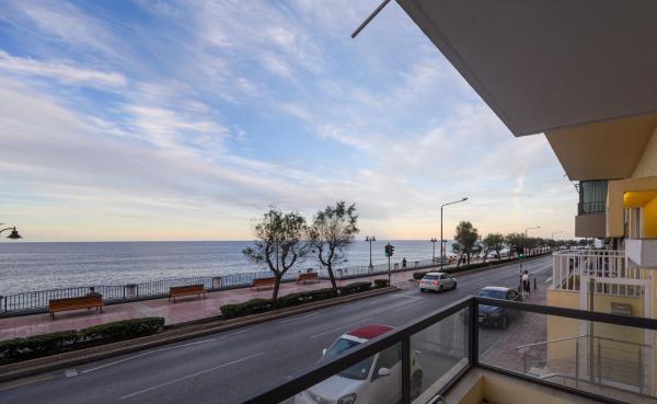 A la foto es mostra l'objecte Seafront 4-Bedroom Apartment situat a la ciutat de Sliema.