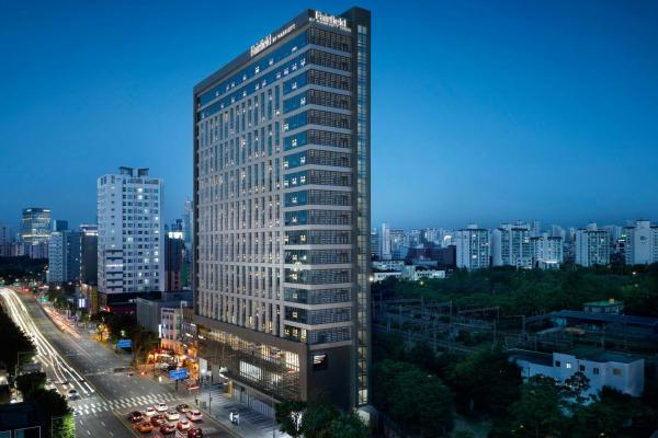 A la foto es mostra l'objecte Fairfield by Marriott Seoul situat a la ciutat de Seül.