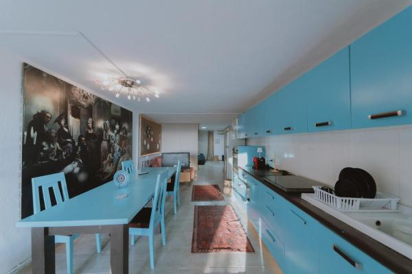 Na fotografii je vidět objekt Sea View Sunset Apartments nacházející se ve městě Durrës.