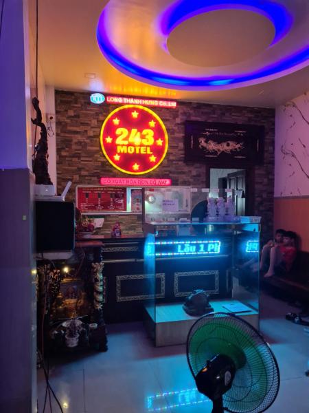 På billedet ses objektet Hotel Long Thành 243 - 酒店 beliggende i byen Long Thành.