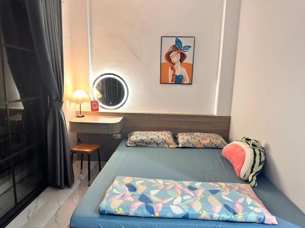 照片显示了位于Long Biên市的Phương house物件。