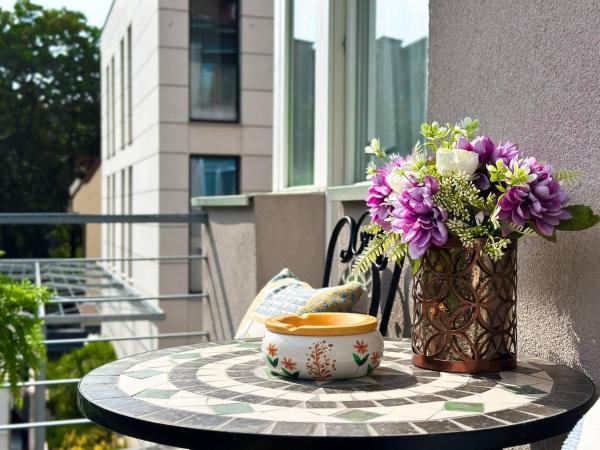 Foto 9: 2br, 4 Baths, Terrace Steps From Sofia Landmarks