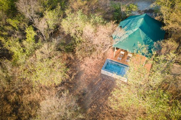 På billedet ses objektet Sasi Bush Lodge- Exclusive Use Luxury Tented Safari Lodge beliggende i byen Ethels Drive.