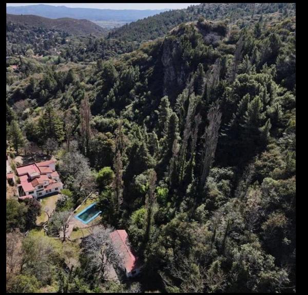 Na fotografii je vidět objekt depto de montaña con pileta nacházející se ve městě La Cumbre.