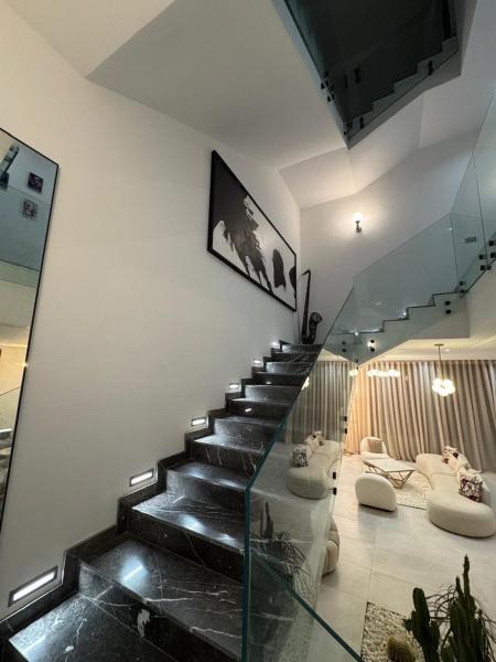 A la foto es mostra l'objecte LUXURY villa situat a la ciutat de Marràqueix.