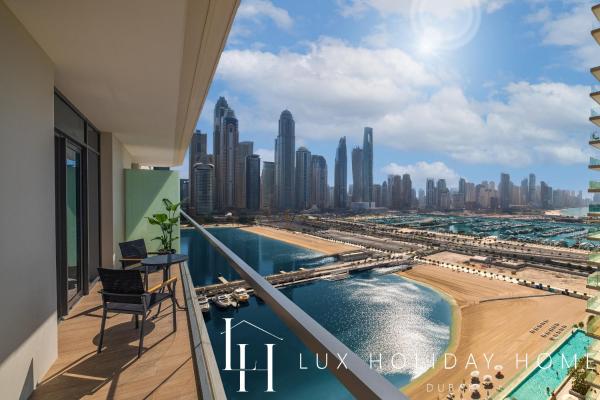 A la foto es mostra l'objecte LUX The Marina Vista Beachfront Suite 4 situat a la ciutat de Dubai.