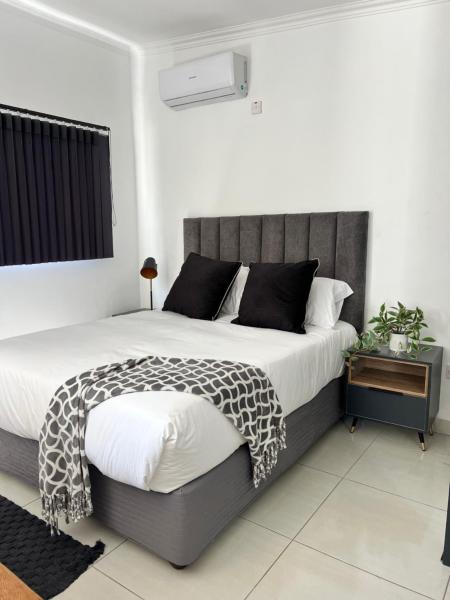 写真にはハボローネ市にあるCottage in Gaborone West Phase 1が写っています。