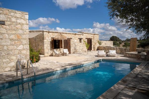 Soumaki - A Serene Countryside Hideaway - Paphos