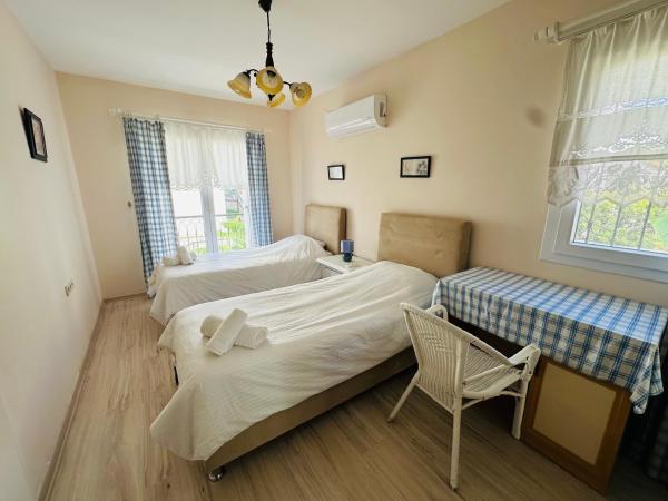 Foto 3: Evalacati-Villa Palma-Central villa with private pool and garden