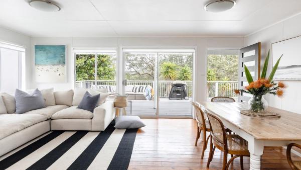 Walk To Beach, Pet Friendly Trampoline - North Shore