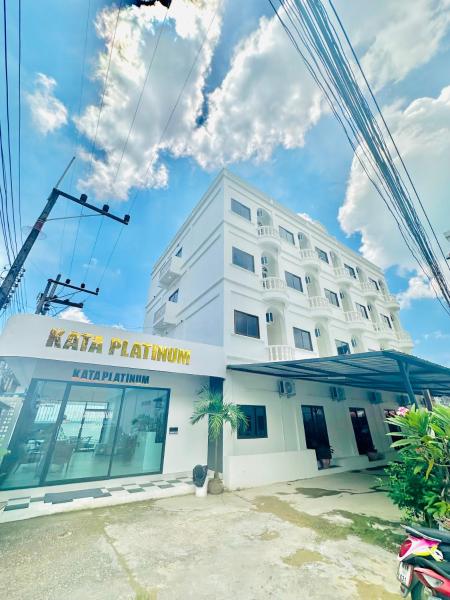 A la foto es mostra l'objecte Kata Platinum situat a la ciutat de Kata Beach.