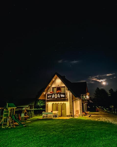 Auf dem Foto ist das Objekt Family HOUSE in der Stadt Witów zu sehen.