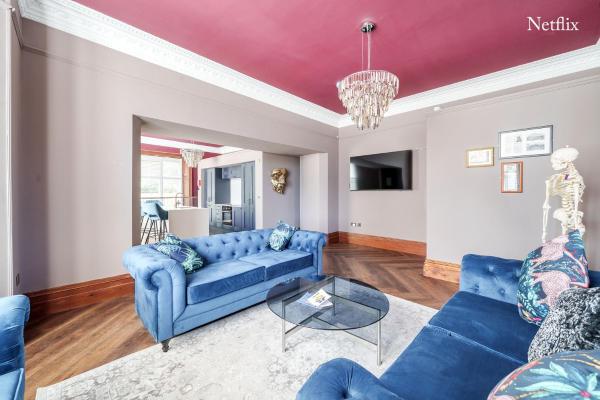 A la foto es mostra l'objecte The Governance Apartments situat a la ciutat de Windermere.