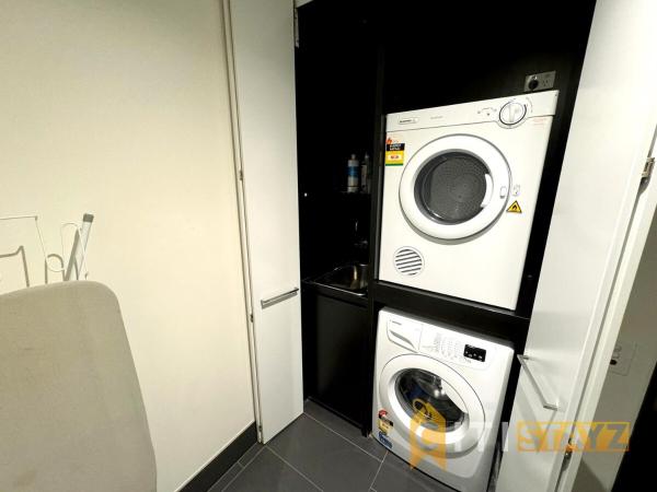 Фотография 6: Nice in New Acton - 2bd 2bth Apt