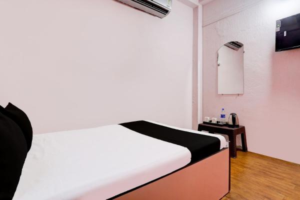 A la foto es mostra l'objecte Hotel O HOME Hotel Crazy Inn situat a la ciutat de Khāpa.