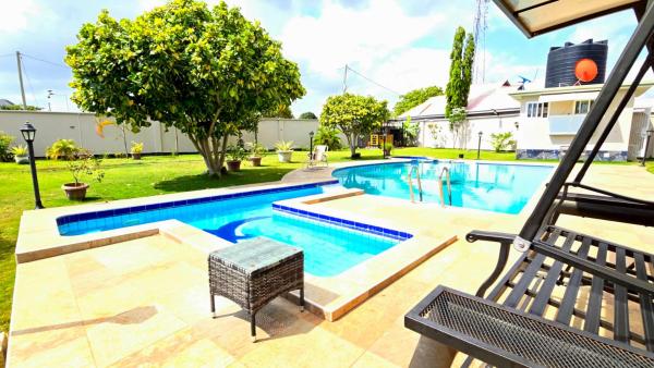 Serenity Gardens,pool retreat, Kigamboni, Дар-эс-Салам
